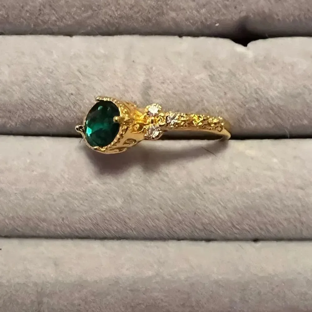 ⭐️3/$25⭐️ NEW Gold Tone Ring With Oval Emerald And Diamond Crystal